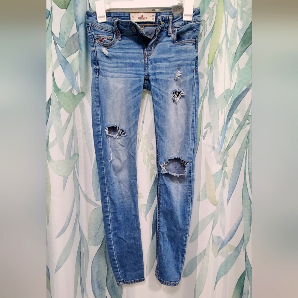 Low rise distressed jeans. Hollister.